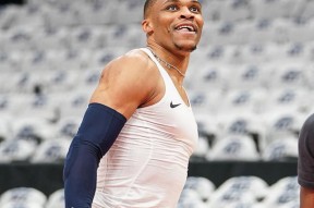 爱游戏-Karsa关键时刻晋级皇家马德里手感冰凉备战国王杯，赛后上海海港门线救险——欧冠节点到来瞬间刷屏的简单介绍